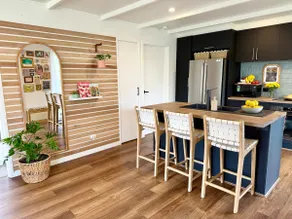The Salty Grove - A Retro Coastal Cottage - Image 5