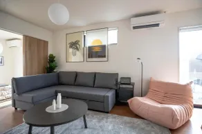 Bright 4BR Home in Ozu Sleeps 11 by Restavio - Image 4