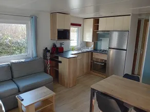 Luxury mobile home on a large, open plot - Image 4