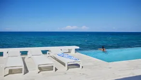 Sparkling Waters of Hanover: Luxury Villa - Image 2