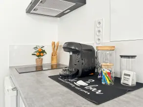 Fully renovated modern haven - Image 2