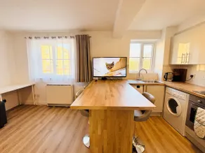 Whole flat with free parking in London Canary Wharf with easy access from all airports and stations in around London - Image 4