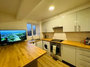 Whole flat with free parking in London Canary Wharf with easy access from all airports and stations in around London - Image 5
