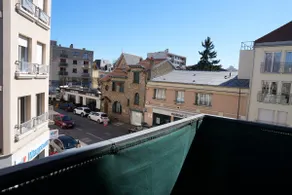 Apartment In Poissy - Image 5