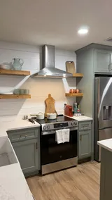 Fully renovated modern apartment - Image 4
