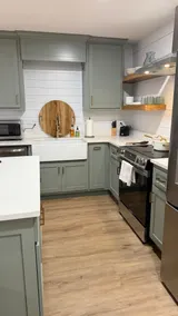 Fully renovated modern apartment - Image 3