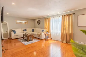3 Bd/1bath/nearby Tufts/Free Parking - Image 3