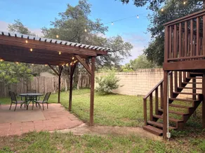 Spacious home in Cedar Park w/ treehouse room. - Image 3