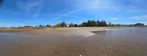 Cottage with private beach access - Image 5