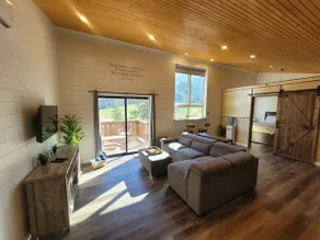 Sauna + Hot Tub + Cold Plunge + Nature Views - Image 5