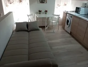 Martin and Marivi's Apartments, Rustic Studio - Image 3