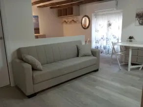 Martin and Marivi's Apartments, Rustic Studio - Image 2