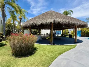 3BR House • Pool, BBQ, King Suite • 7 min Beach - Image 5