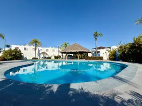 3BR House • Pool, BBQ, King Suite • 7 min Beach - Image 2