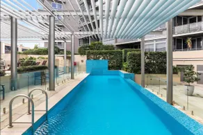 Panoramic Waterfront 2BR Apartment in Barangaroo with Pool, Gym, Sauna, Parking - Image 3