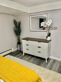Cozy Apartment in West Babylon - Image 5