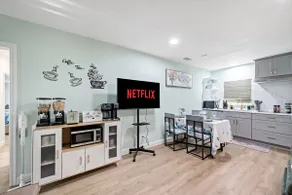 Mint-Green 2BR Oasis | mins to Rose Bowel&Old Town - Image 5