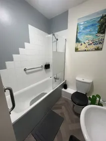 Full Apartment in the Heart of Margate - Image 4