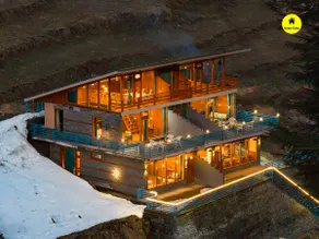 Grand 4BR Alpine Chalet | Spacious & Riverfront - Image 5
