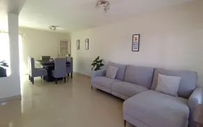 Luxury house, spacious areas with a closed garage - Image 2