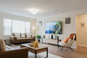 Sydney Garden Suite | Modern 2BR with Private Yard - Image 2