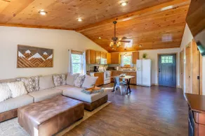 *Newly Owned* Cozy Cabin with Mountain Views - Image 4