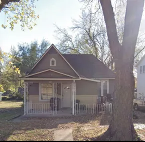 Historic Home Near Fort Leavenworth Sleeps 6 +pets - Image 2