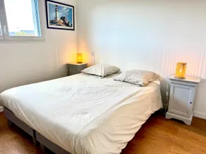 Bright 4-Bedroom House, Garden, Close to the Sea - Image 5