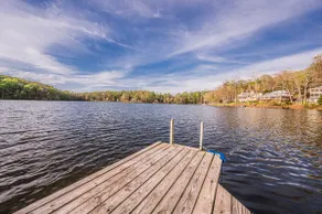 Vacation Hideaway Lakehouse - Image 2