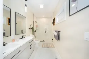New Built 4BR 3BA Boston w/Laundry, Parking 601 - Image 3