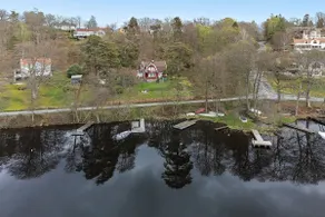 Lakeside Cottage with Views, Close to Nature & Gothenburg - Image 3