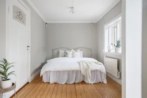 Lakeside Cottage with Views, Close to Nature & Gothenburg - Image 2