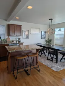 Gallery House, Minimalist Luxury 4BR, Near DT & Stadiums - Image 3