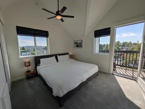 Gallery House, Minimalist Luxury 4BR, Near DT & Stadiums - Image 2