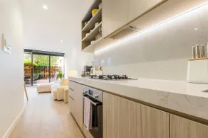 'Mariner' Resort-Style Escape Where City meets Coast - Image 2