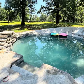 Peaceful wooded getaway, Sleeps 6, private entry. - Image 4