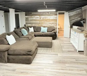 Peaceful wooded getaway, Sleeps 6, private entry. - Image 2