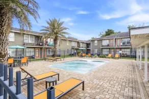 Stylish Stay | LSU + Downtown | Parking| WiFi - Image 5