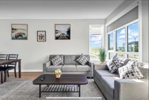 Cozy 3BR Townhouse Near Macleod & Spruce Meadows - Image 2