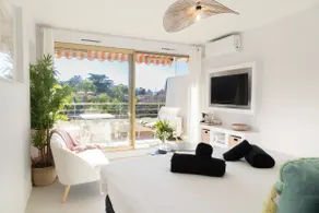 St Tropez Studio - Image 2