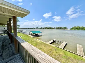 Lake Life Starts Here—w/ Dock, Kayaks & Relaxation - Image 4
