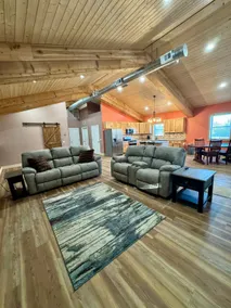 Little Peach Lodge-Hunting getaway-Rustic Charm - Image 2