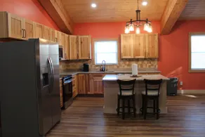 Little Peach Lodge-Hunting getaway-Rustic Charm - Image 3