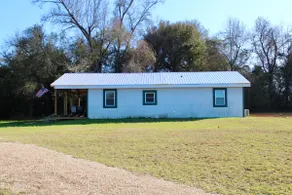 Little Peach Lodge-Hunting getaway-Rustic Charm - Image 5
