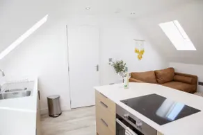 Heatons Retreat - Modern Two Bedroom Apartment - Image 3