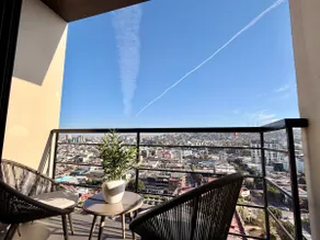 Luxury high-floor suite w/ views & top amenities - Image 5