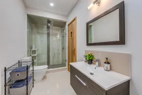 Spacious Modern 2BR Private Suite • Private Sauna - Image 3