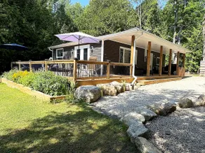 Peninsula Perch: Water & Trails - Image 5