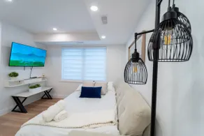 Bright & Spacious 2BR Near Downtown KW - Image 3