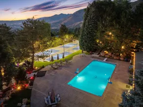 Exclusive Luxury Resort- Heated Pool & Pickleball - Image 2